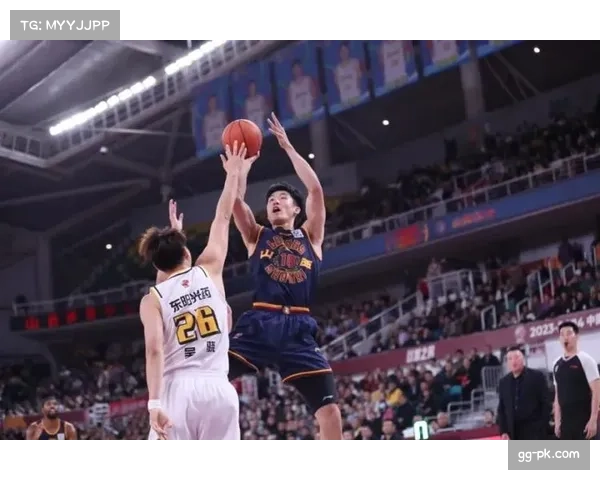 深圳快攻得分31-5遥遥领先 转换进攻效率成为取胜关键 深圳快攻得分31-5遥遥领先 转换进攻效率成为取胜关键